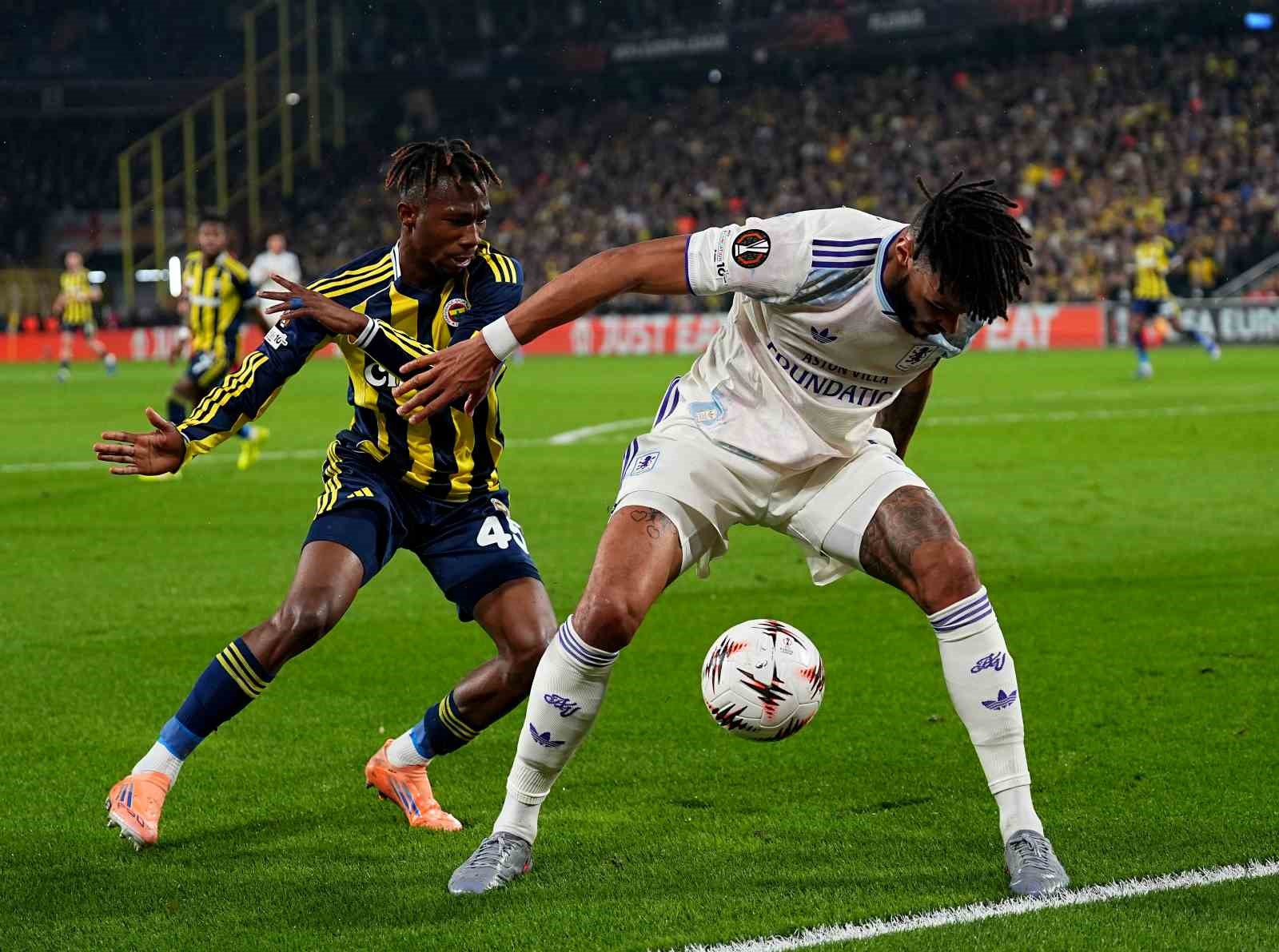 UEFA Avrupa Ligi: Fenerbahçe: 0 - Aston Villa: 1 (İlk yarı)
UEFA Avrupa Ligi: Fenerbahçe: 0 - Aston Villa: 1 (İlk yarı)