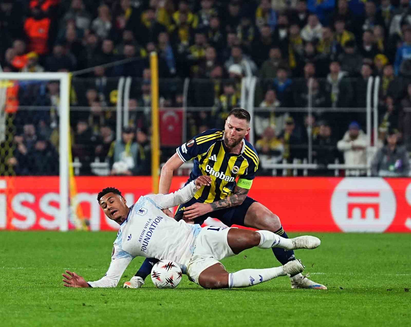 UEFA Avrupa Ligi: Fenerbahçe: 0 - Aston Villa: 1 (İlk yarı)
UEFA Avrupa Ligi: Fenerbahçe: 0 - Aston Villa: 1 (İlk yarı)