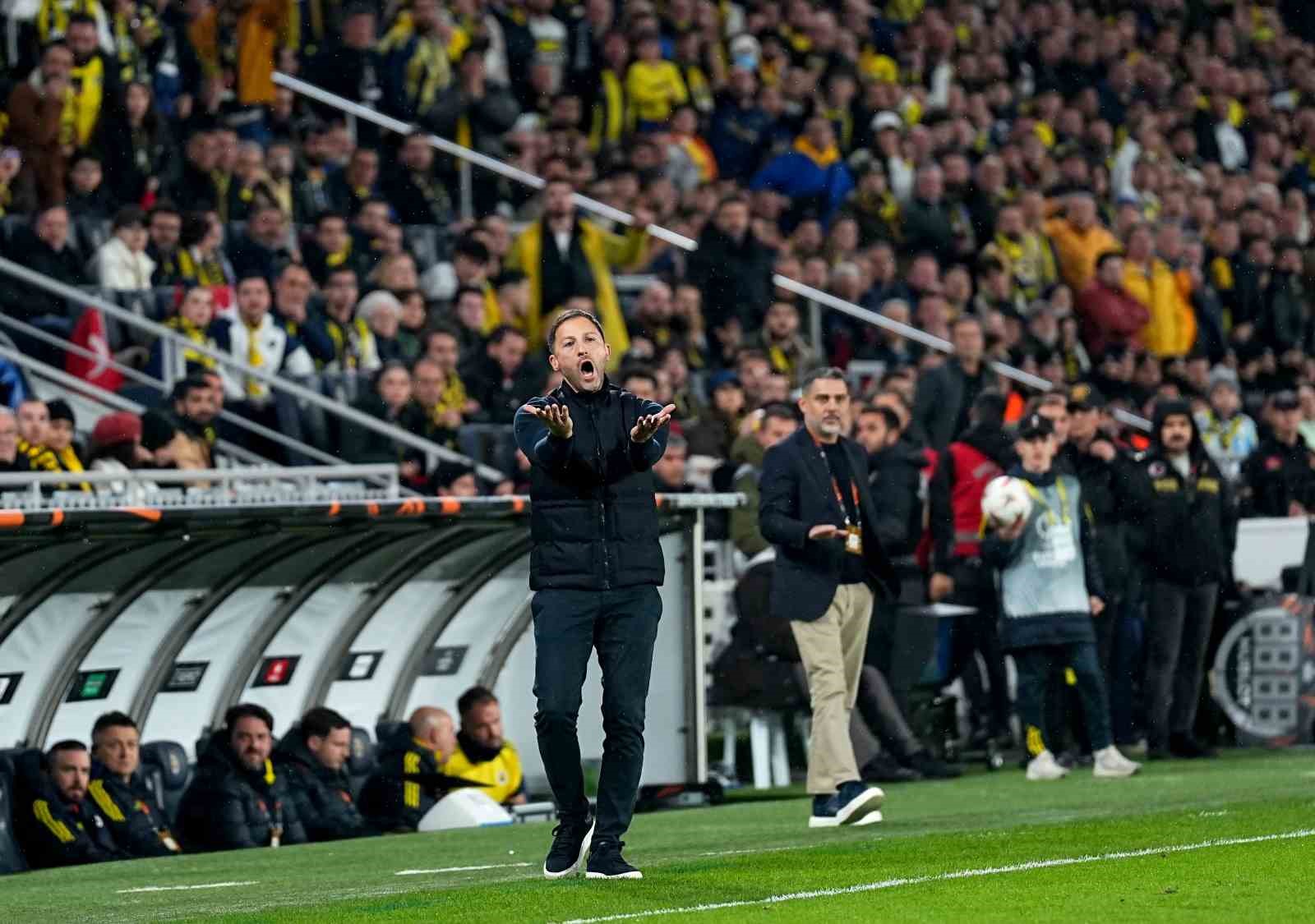 UEFA Avrupa Ligi: Fenerbahçe: 0 - Aston Villa: 1 (İlk yarı)
UEFA Avrupa Ligi: Fenerbahçe: 0 - Aston Villa: 1 (İlk yarı)
