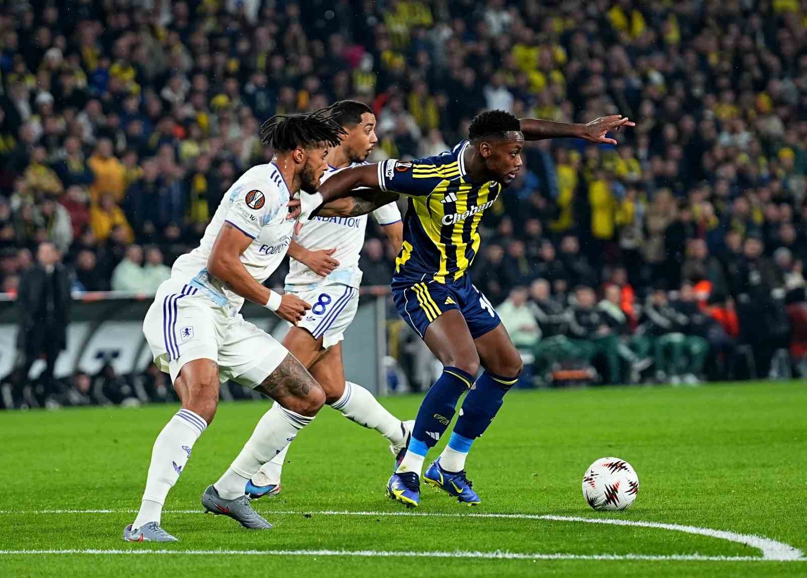 UEFA Avrupa Ligi: Fenerbahçe: 0 - Aston Villa: 1 (İlk yarı)
UEFA Avrupa Ligi: Fenerbahçe: 0 - Aston Villa: 1 (İlk yarı)