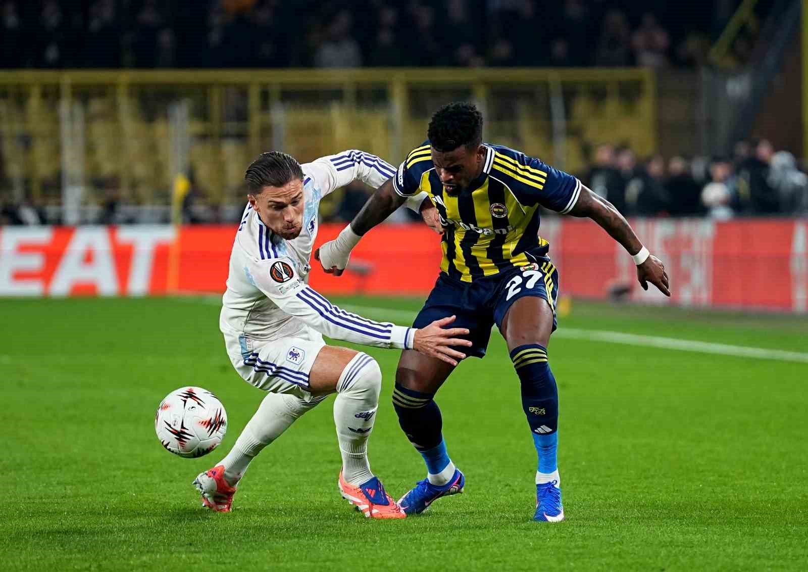 UEFA Avrupa Ligi: Fenerbahçe: 0 - Aston Villa: 1 (İlk yarı)
UEFA Avrupa Ligi: Fenerbahçe: 0 - Aston Villa: 1 (İlk yarı)