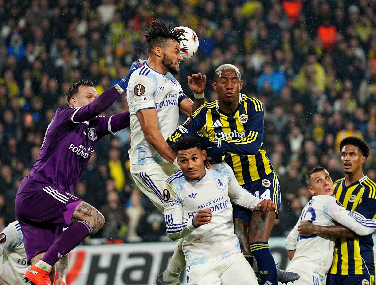 UEFA Avrupa Ligi: Fenerbahçe: 0 - Aston Villa: 1 (Maç sonucu)
UEFA Avrupa Ligi: Fenerbahçe: 0 - Aston Villa: 1 (Maç sonucu)