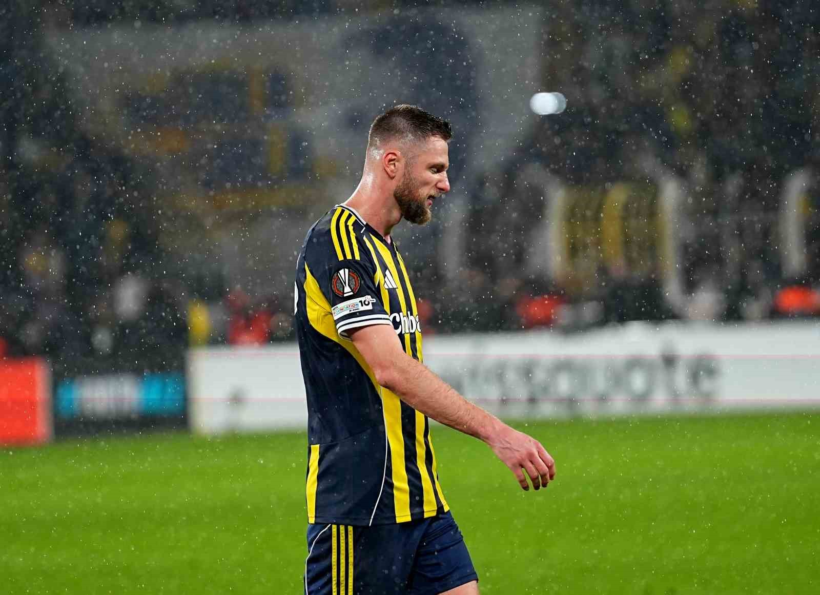 UEFA Avrupa Ligi: Fenerbahçe: 0 - Aston Villa: 1 (Maç sonucu)
UEFA Avrupa Ligi: Fenerbahçe: 0 - Aston Villa: 1 (Maç sonucu)