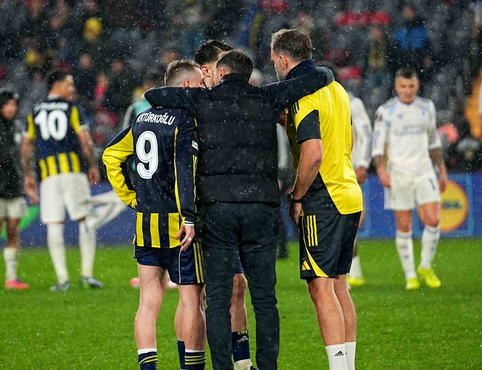 UEFA Avrupa Ligi: Fenerbahçe: 0 - Aston Villa: 1 (Maç sonucu)
UEFA Avrupa Ligi: Fenerbahçe: 0 - Aston Villa: 1 (Maç sonucu)