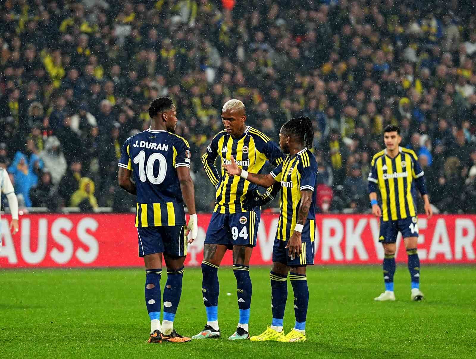 UEFA Avrupa Ligi: Fenerbahçe: 0 - Aston Villa: 1 (Maç sonucu)
UEFA Avrupa Ligi: Fenerbahçe: 0 - Aston Villa: 1 (Maç sonucu)