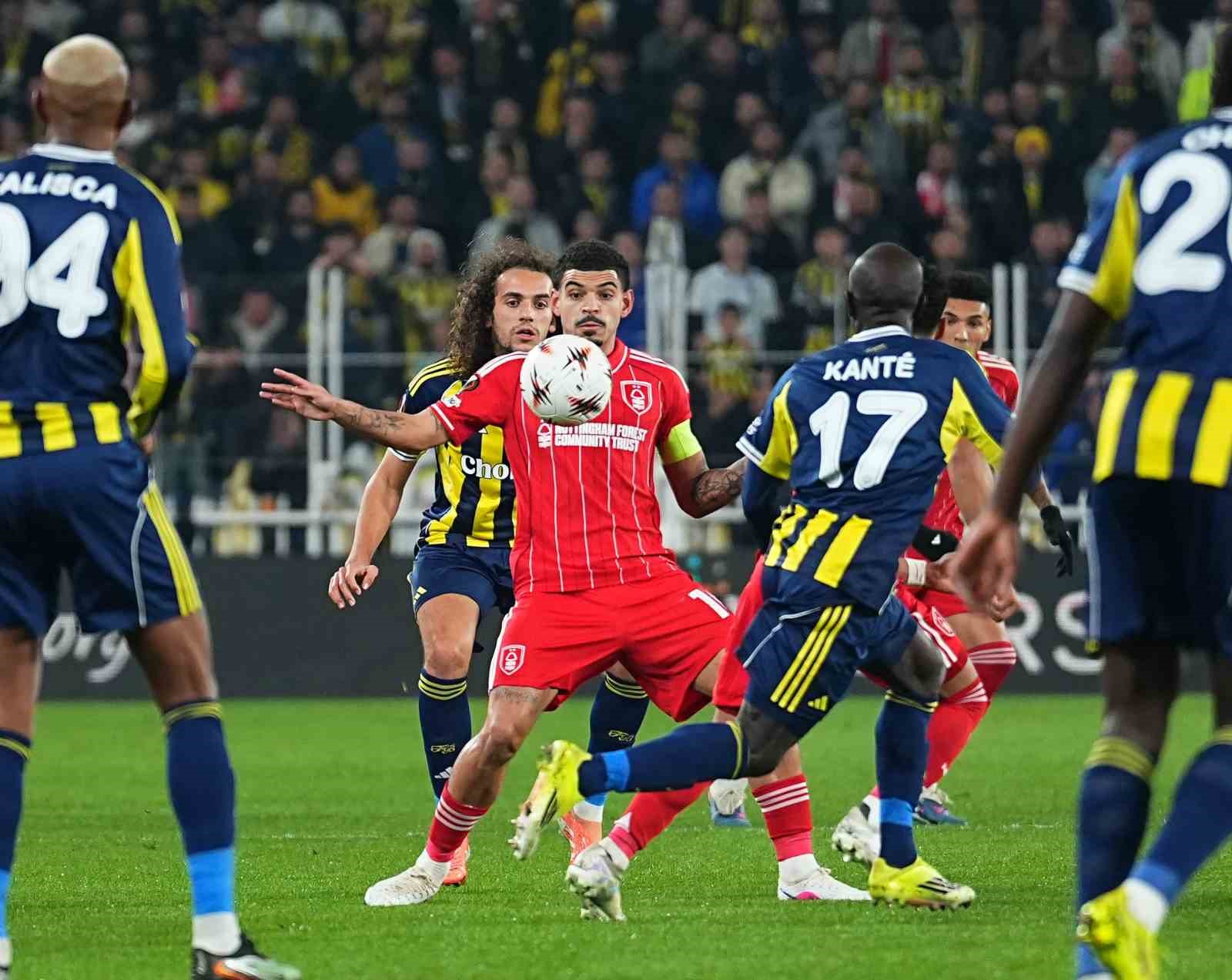 UEFA Avrupa Ligi: Fenerbahçe: 0 - Nottingham Forest: 0 (Maç devam ediyor)
