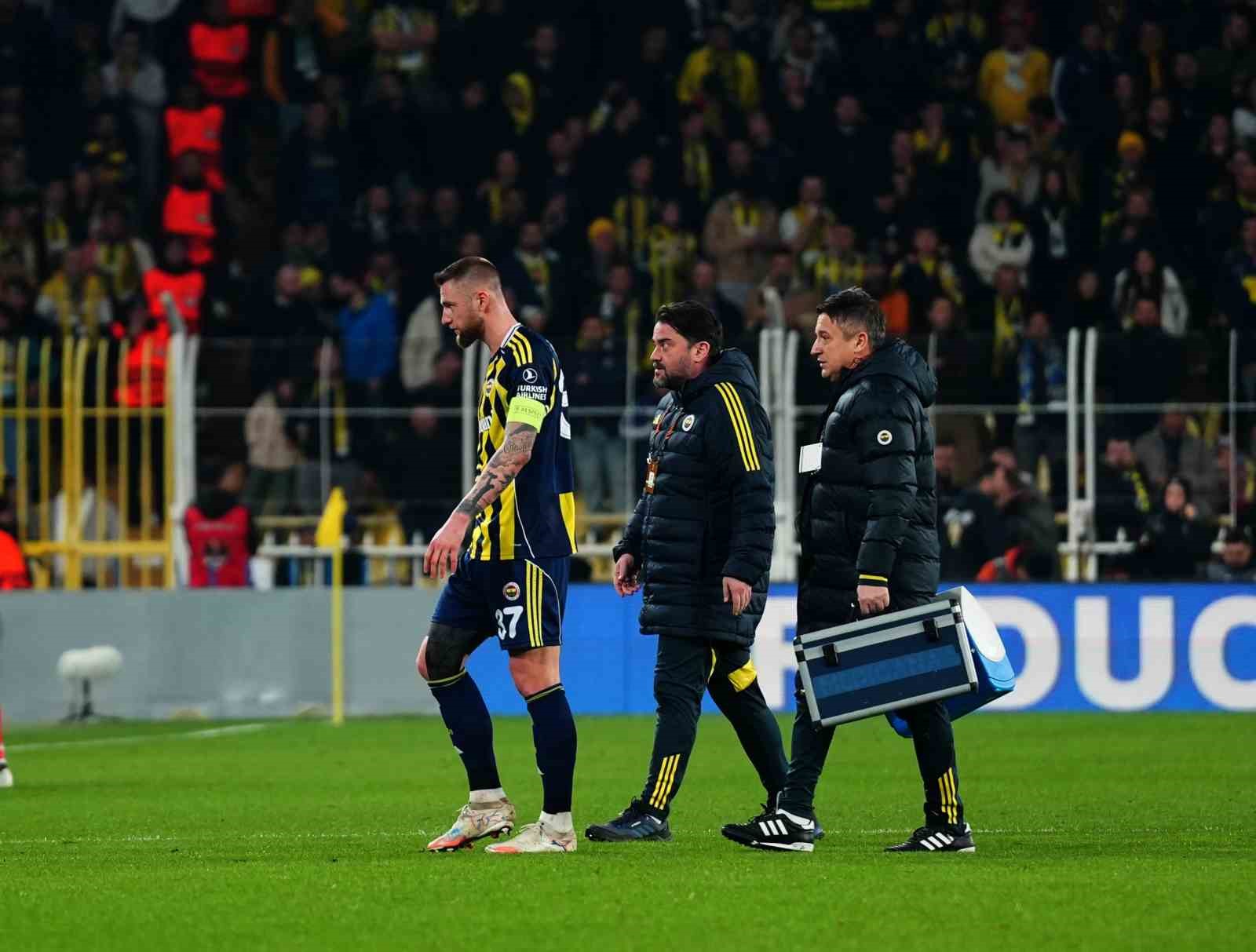 UEFA Avrupa Ligi: Fenerbahçe: 0 - Nottingham Forest: 2 (İlk yarı)
