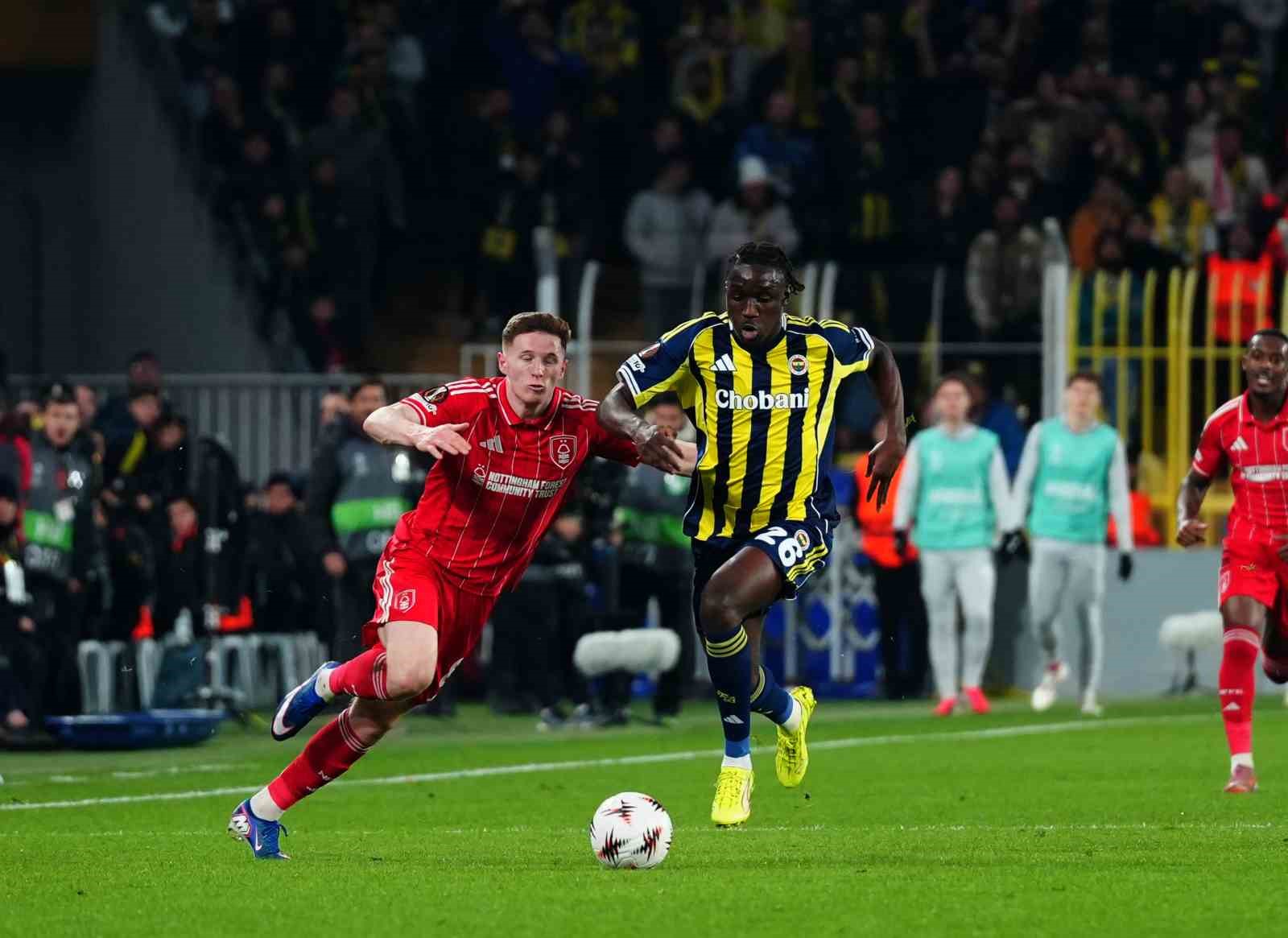 UEFA Avrupa Ligi: Fenerbahçe: 0 - Nottingham Forest: 2 (İlk yarı)
