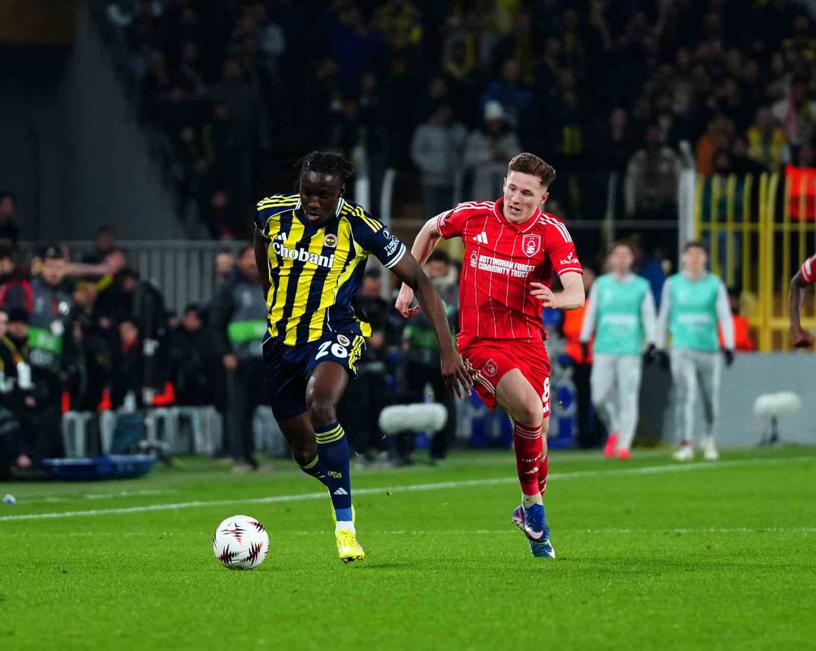 UEFA Avrupa Ligi: Fenerbahçe: 0 - Nottingham Forest: 2 (İlk yarı)
