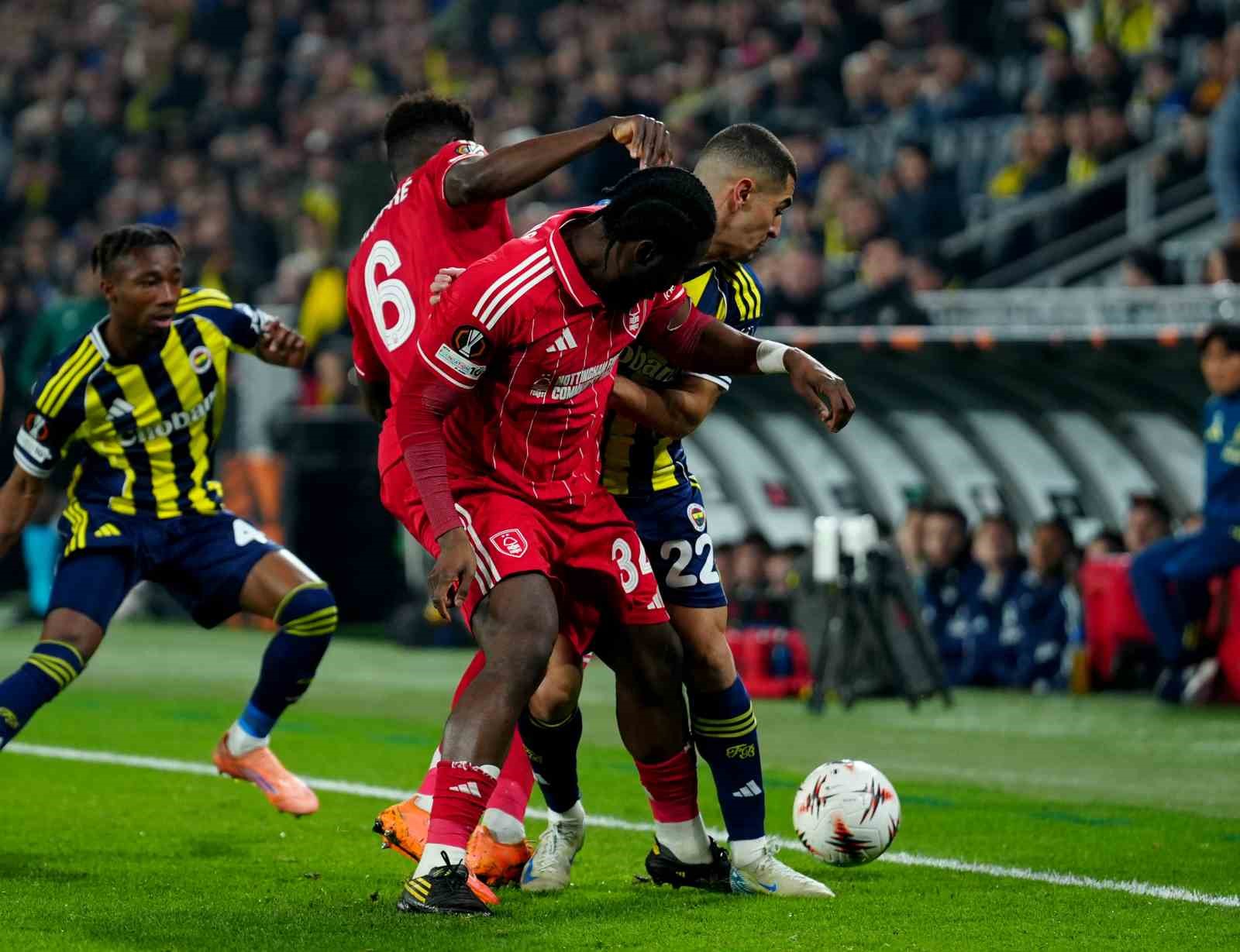 UEFA Avrupa Ligi: Fenerbahçe: 0 - Nottingham Forest: 3 (Maç sonucu)
UEFA Avrupa Ligi: Fenerbahçe: 0 - Nottingham Forest: 3 (Maç sonucu)
