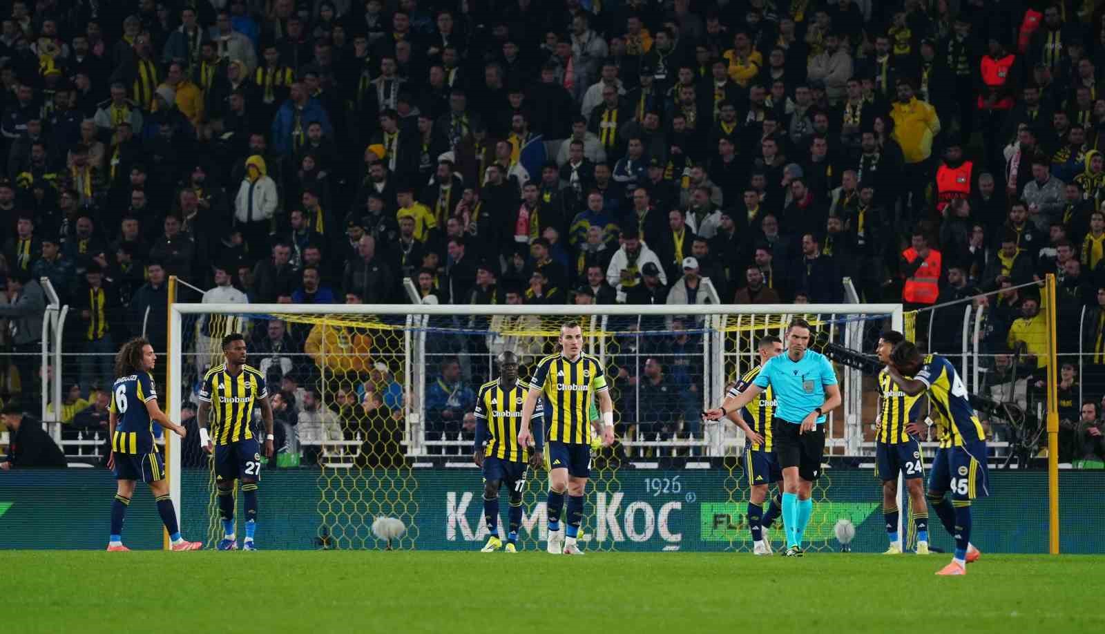 UEFA Avrupa Ligi: Fenerbahçe: 0 - Nottingham Forest: 3 (Maç sonucu)
UEFA Avrupa Ligi: Fenerbahçe: 0 - Nottingham Forest: 3 (Maç sonucu)