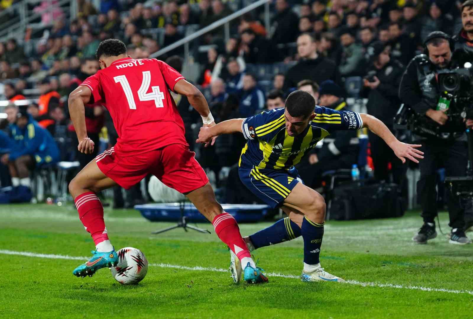 UEFA Avrupa Ligi: Fenerbahçe: 0 - Nottingham Forest: 3 (Maç sonucu)
UEFA Avrupa Ligi: Fenerbahçe: 0 - Nottingham Forest: 3 (Maç sonucu)