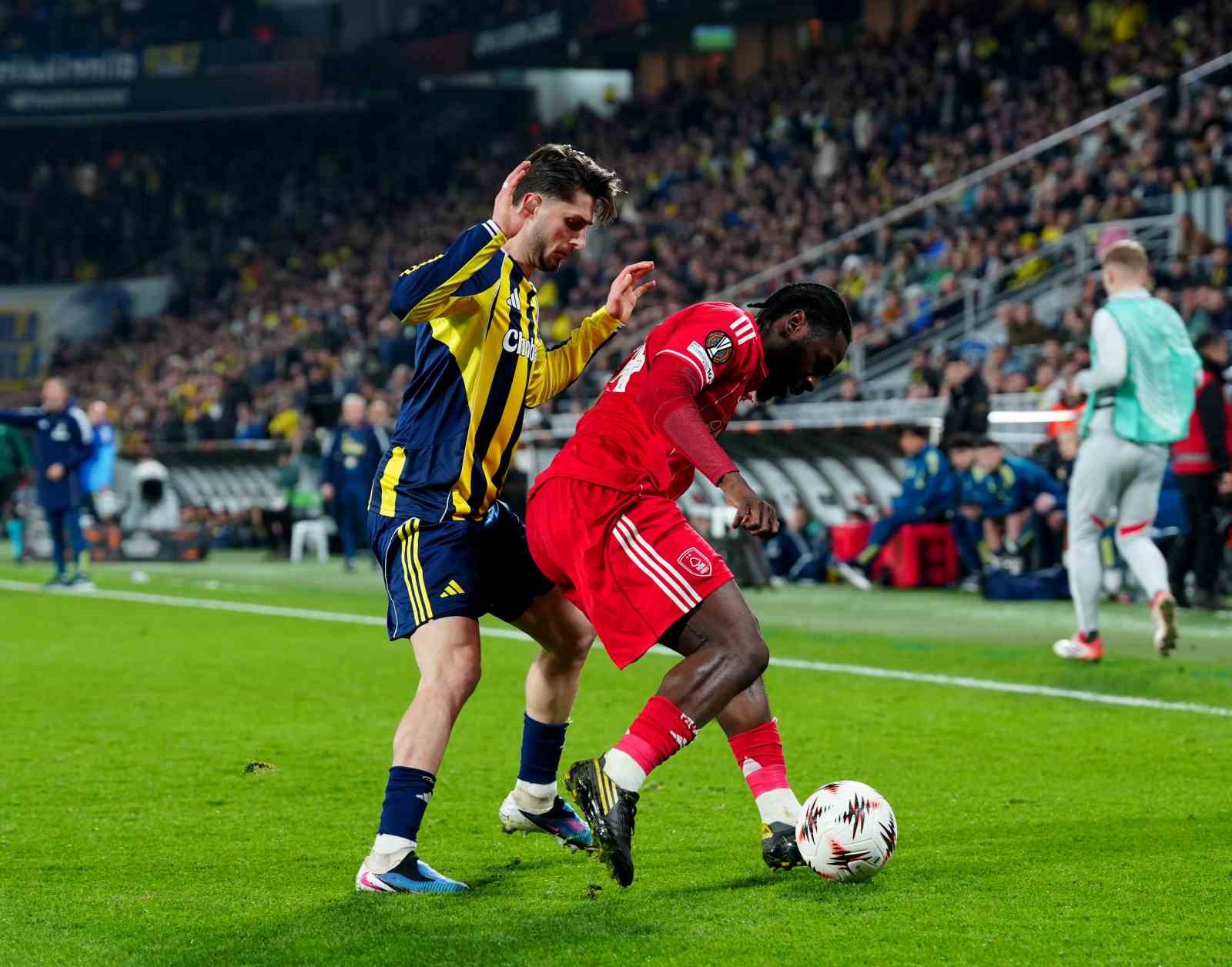 UEFA Avrupa Ligi: Fenerbahçe: 0 - Nottingham Forest: 3 (Maç sonucu)
UEFA Avrupa Ligi: Fenerbahçe: 0 - Nottingham Forest: 3 (Maç sonucu)