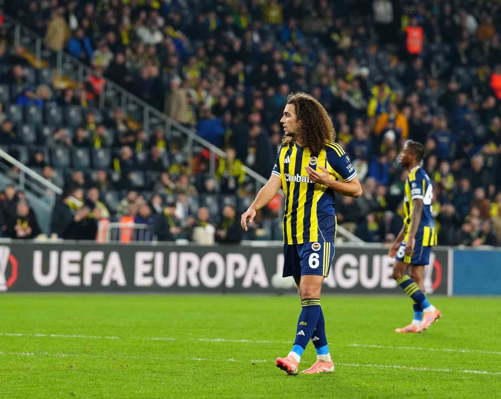 UEFA Avrupa Ligi: Fenerbahçe: 0 - Nottingham Forest: 3 (Maç sonucu)
UEFA Avrupa Ligi: Fenerbahçe: 0 - Nottingham Forest: 3 (Maç sonucu)