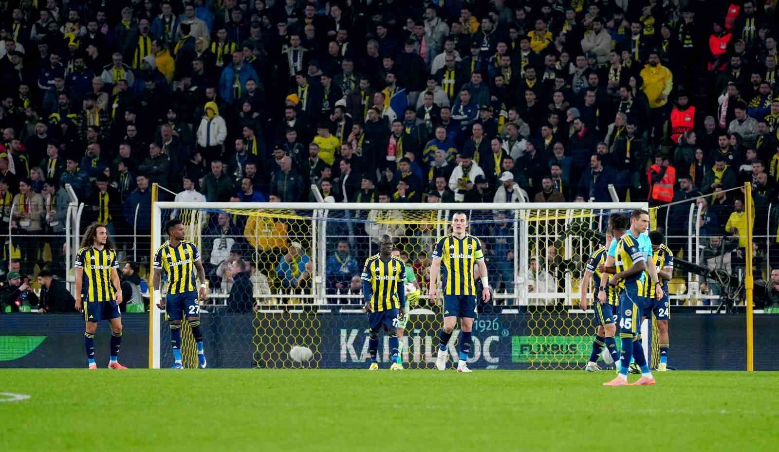 UEFA Avrupa Ligi: Fenerbahçe: 0 - Nottingham Forest: 3 (Maç sonucu)
UEFA Avrupa Ligi: Fenerbahçe: 0 - Nottingham Forest: 3 (Maç sonucu)