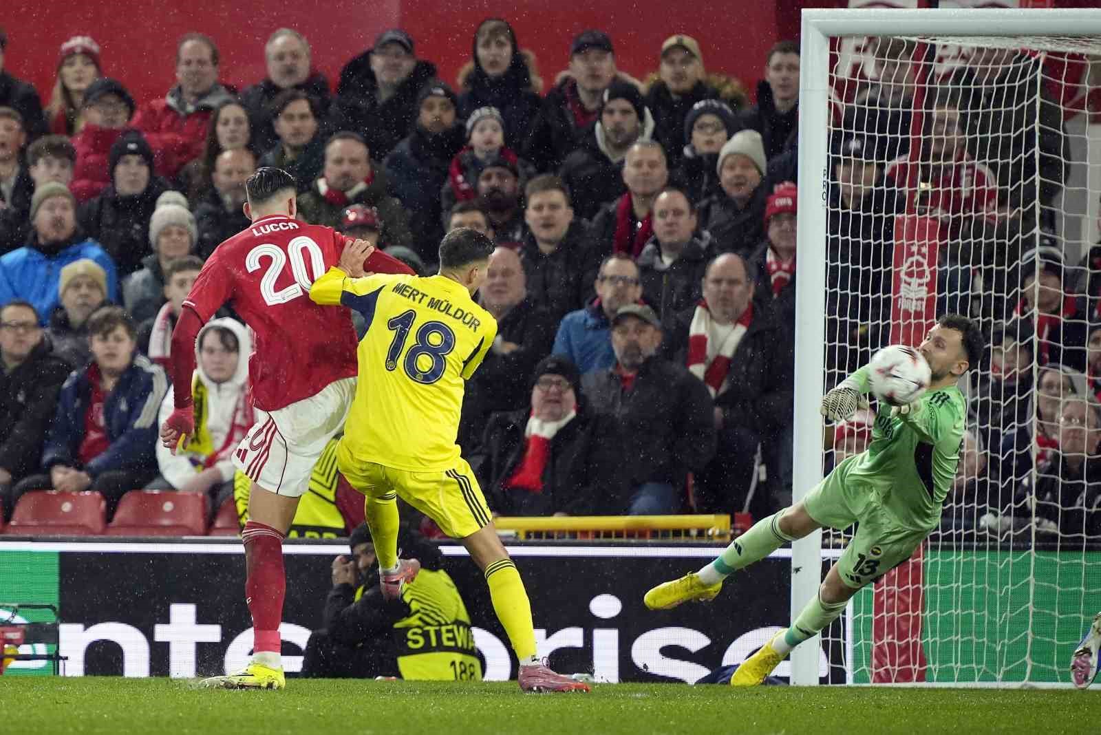UEFA Avrupa Ligi: Nottingham Forest: 0 - Fenerbahçe: 1 (İlk yarı)

