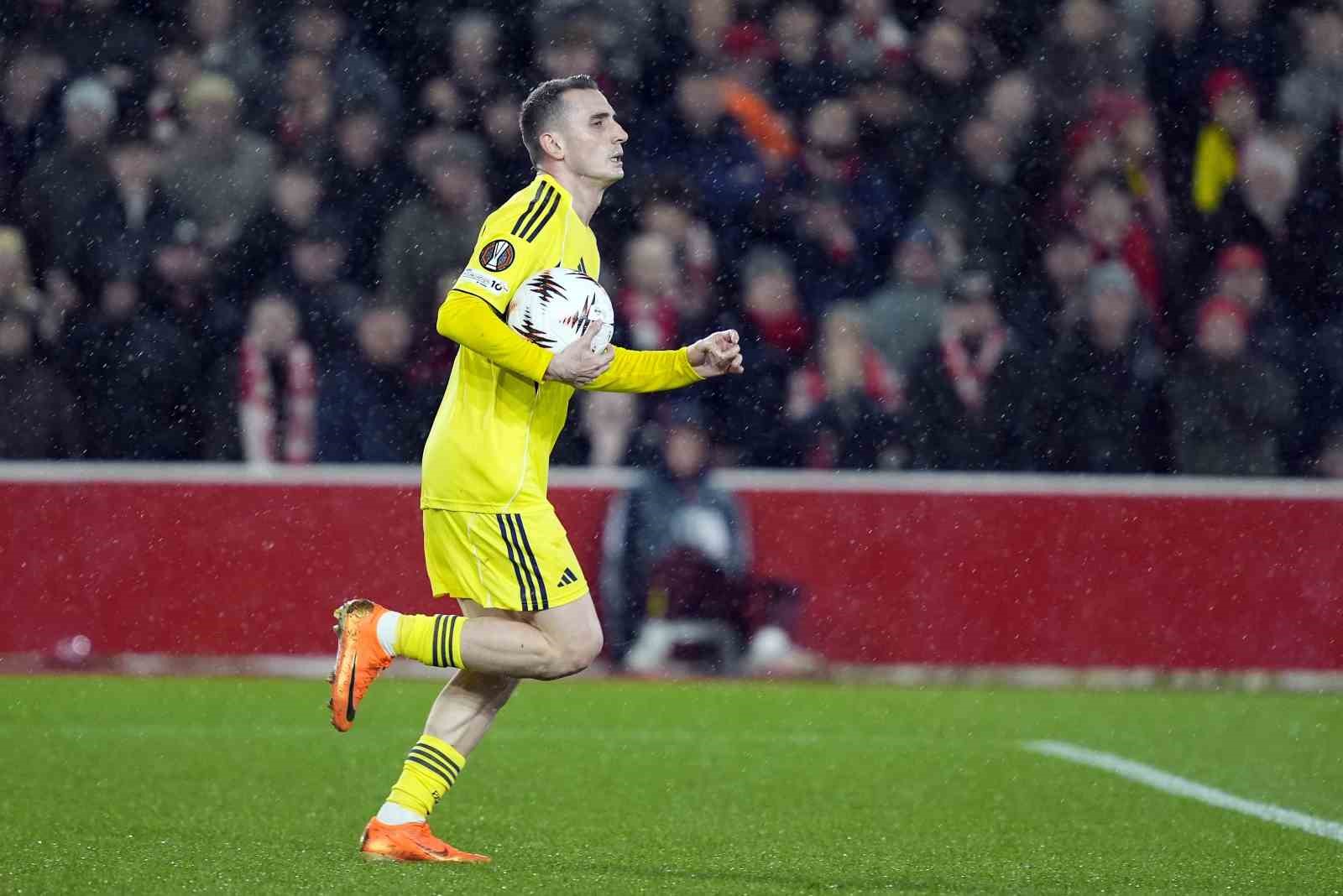 UEFA Avrupa Ligi: Nottingham Forest: 0 - Fenerbahçe: 1 (İlk yarı)
