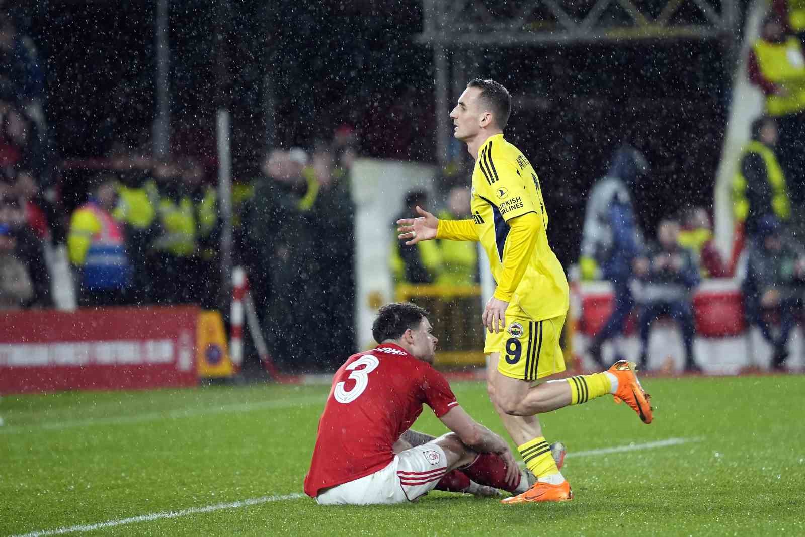 UEFA Avrupa Ligi: Nottingham Forest: 0 - Fenerbahçe: 1 (İlk yarı)
