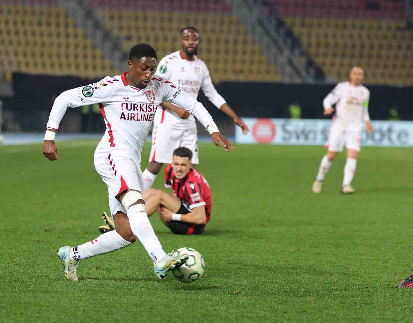 UEFA Konferans Ligi: KF Shkendija: 0 - Samsunspor: 0 (İlk yarı)
