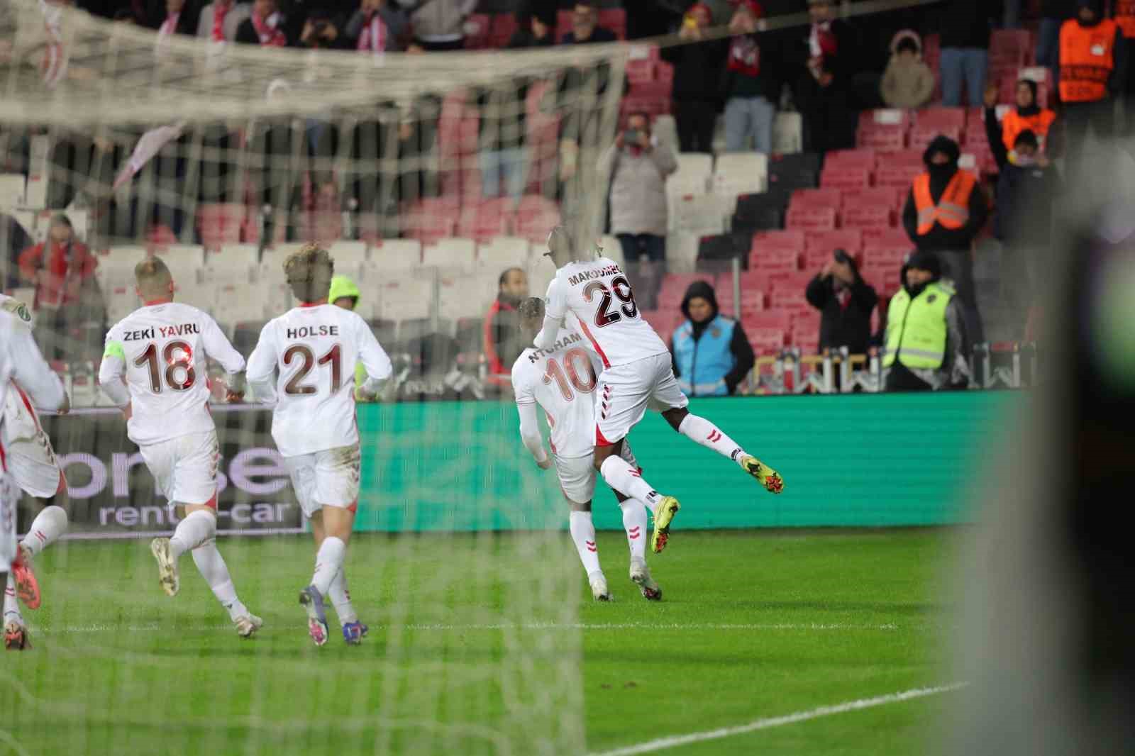 UEFA Konferans Ligi: Samsunspor: 4 - Shkendija: 0 (Maç sonucu)
UEFA Konferans Ligi: Samsunspor: 4 - Shkendija: 0 (Maç sonucu)
