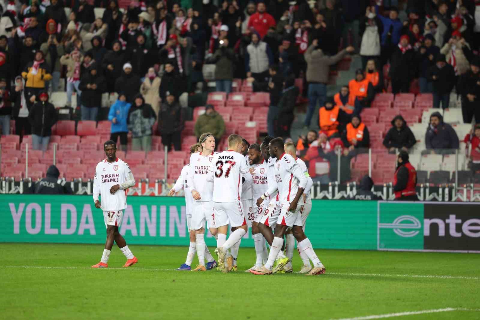 UEFA Konferans Ligi: Samsunspor: 4 - Shkendija: 0 (Maç sonucu)
UEFA Konferans Ligi: Samsunspor: 4 - Shkendija: 0 (Maç sonucu)