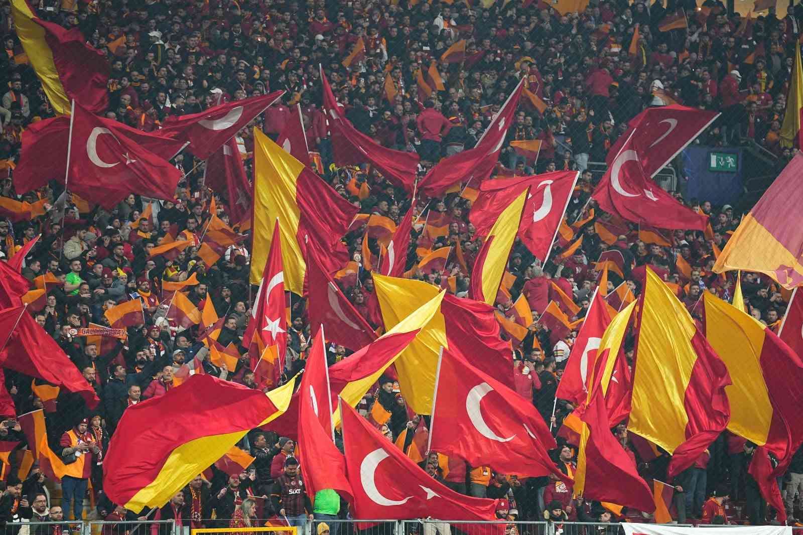 UEFA Şampiyonlar Ligi: Galatasaray: 0 - Atletico Madrid: 1 (Maç devam ediyor)
