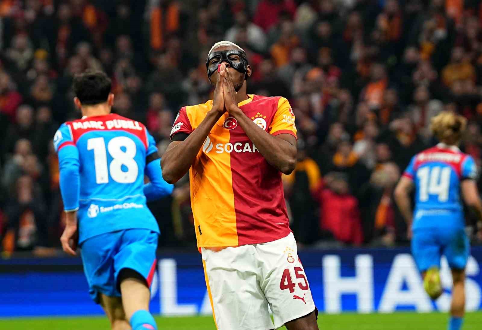 UEFA Şampiyonlar Ligi: Galatasaray: 1 - Atletico Madrid: 1 (İlk yarı)
