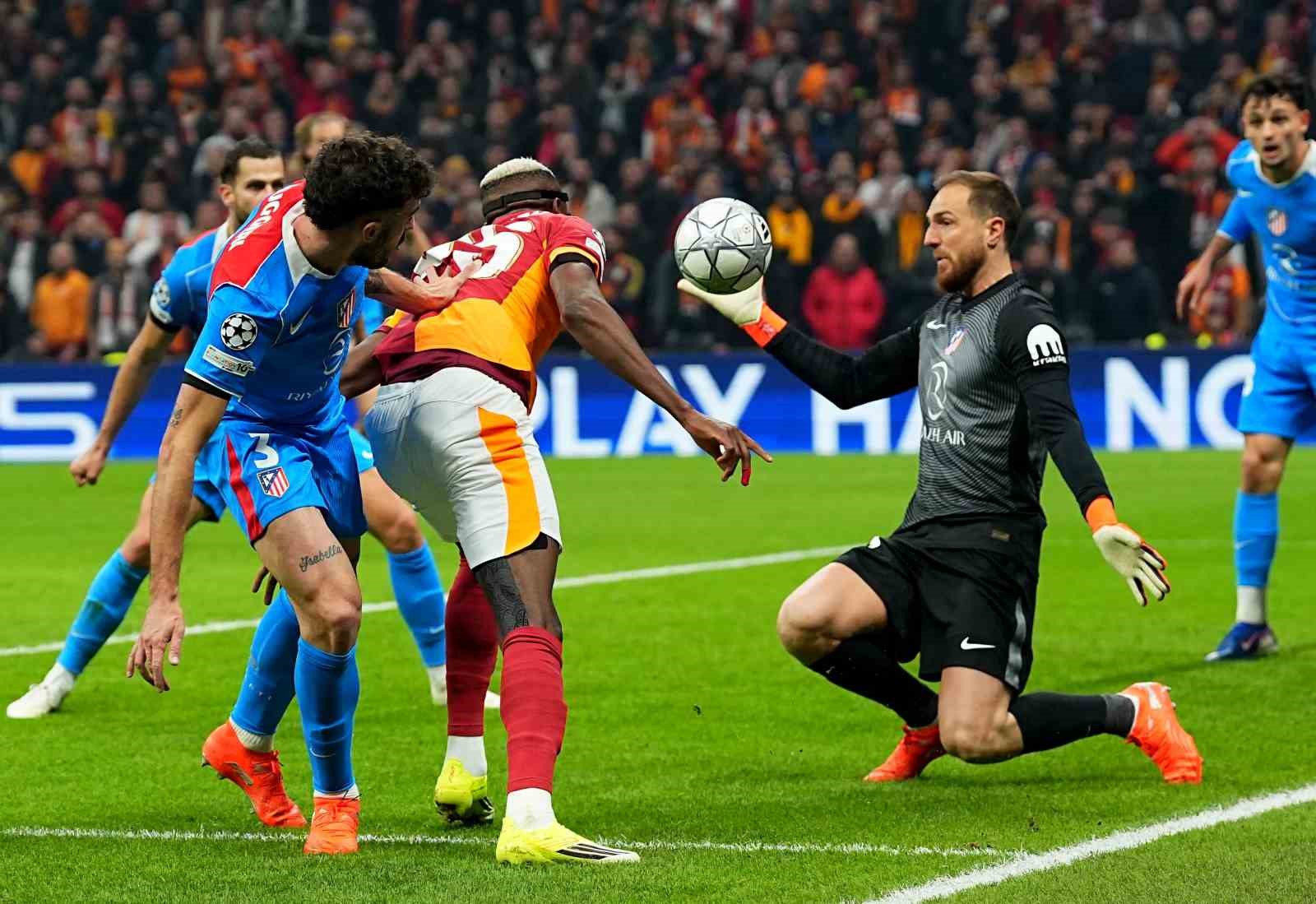 UEFA Şampiyonlar Ligi: Galatasaray: 1 - Atletico Madrid: 1 (İlk yarı)
