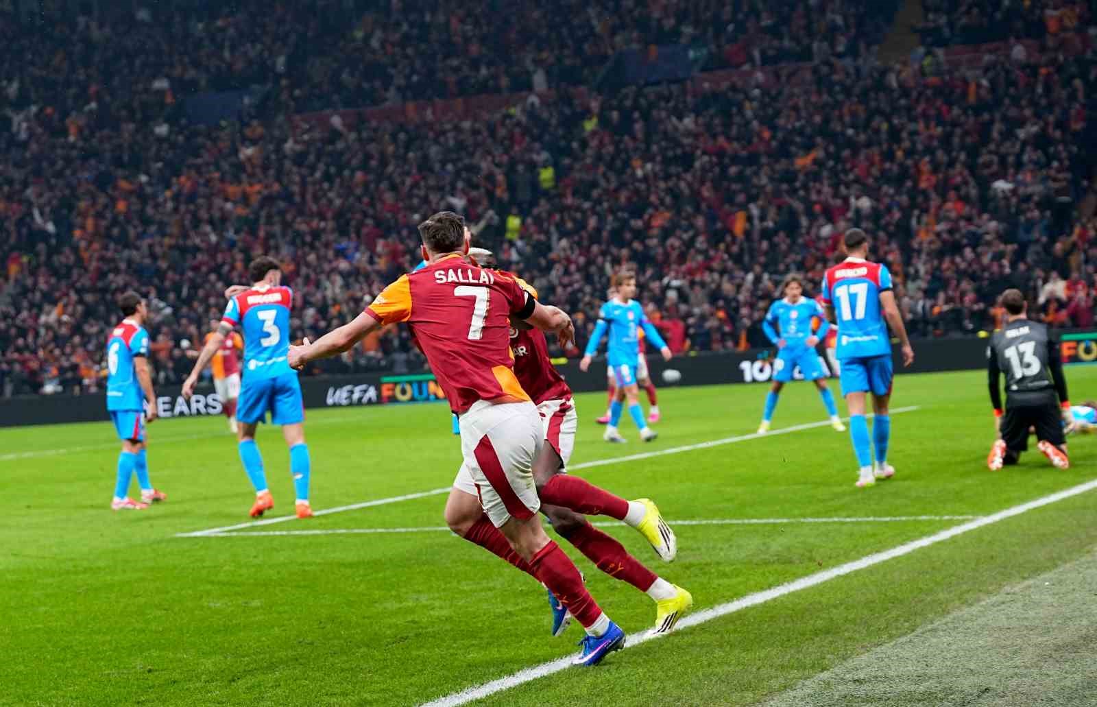 UEFA Şampiyonlar Ligi: Galatasaray: 1 - Atletico Madrid: 1 (İlk yarı)
