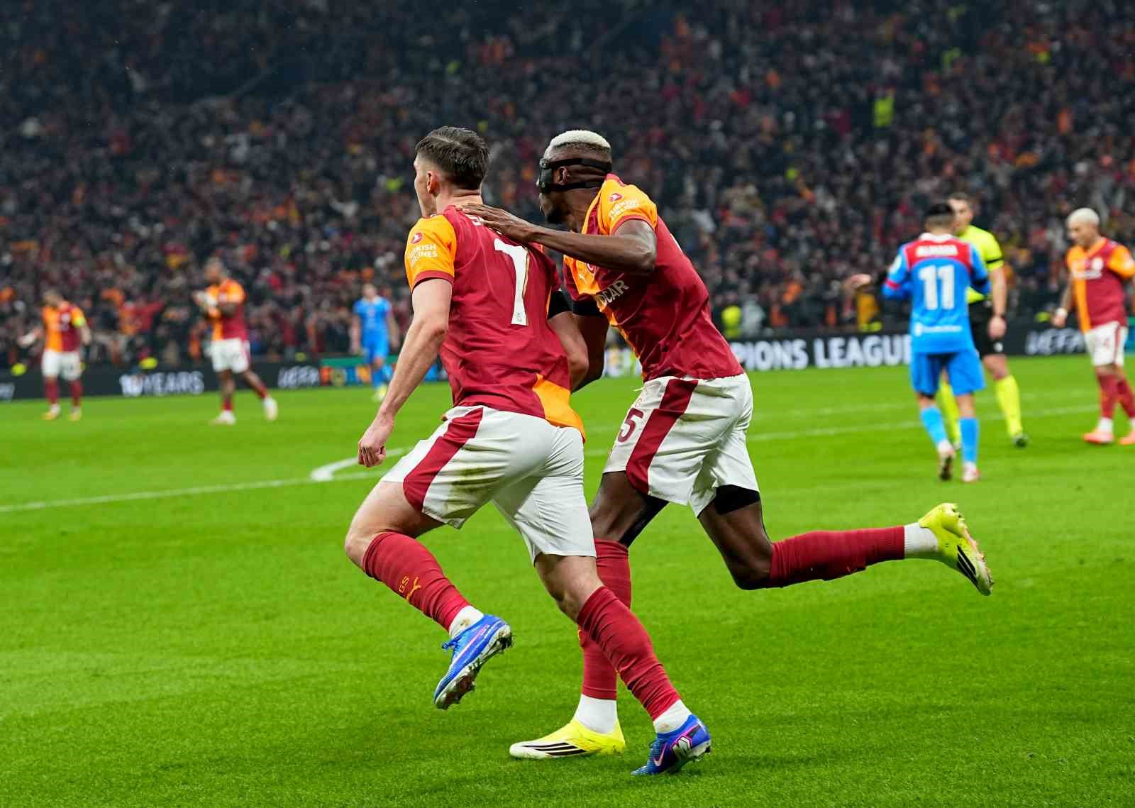 UEFA Şampiyonlar Ligi: Galatasaray: 1 - Atletico Madrid: 1 (İlk yarı)
