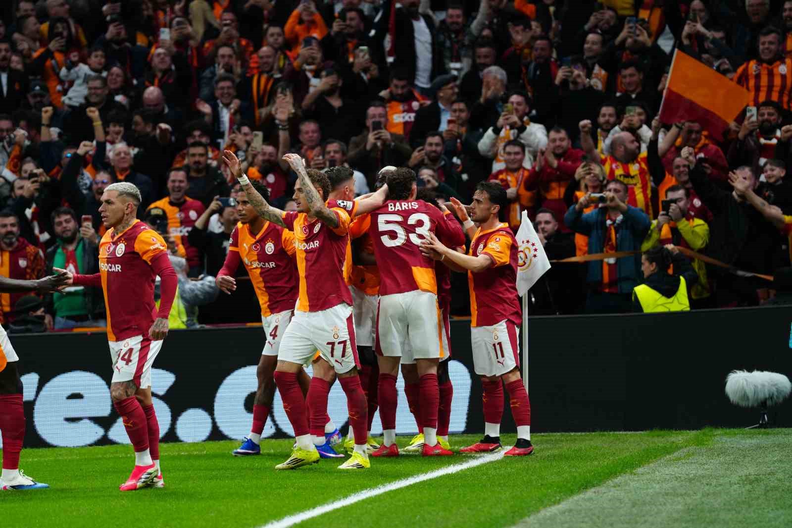 UEFA Şampiyonlar Ligi: Galatasaray: 1 - Juventus: 2 (İlk yarı)
