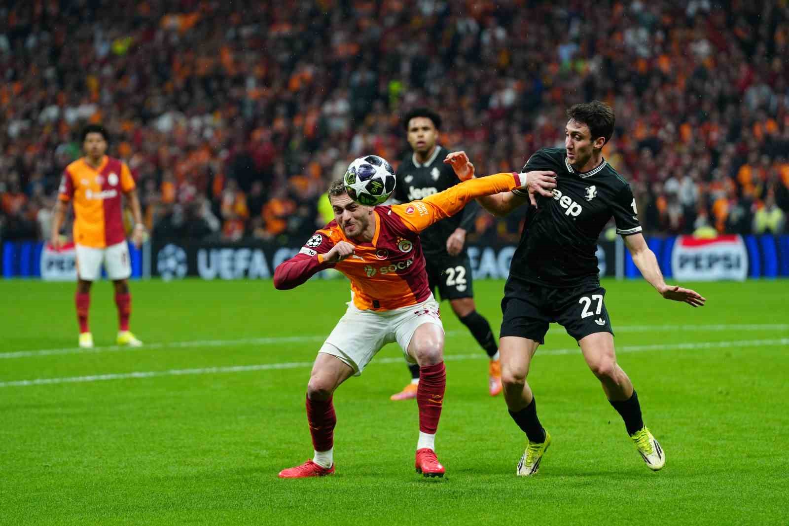 UEFA Şampiyonlar Ligi: Galatasaray: 1 - Juventus: 2 (İlk yarı)
