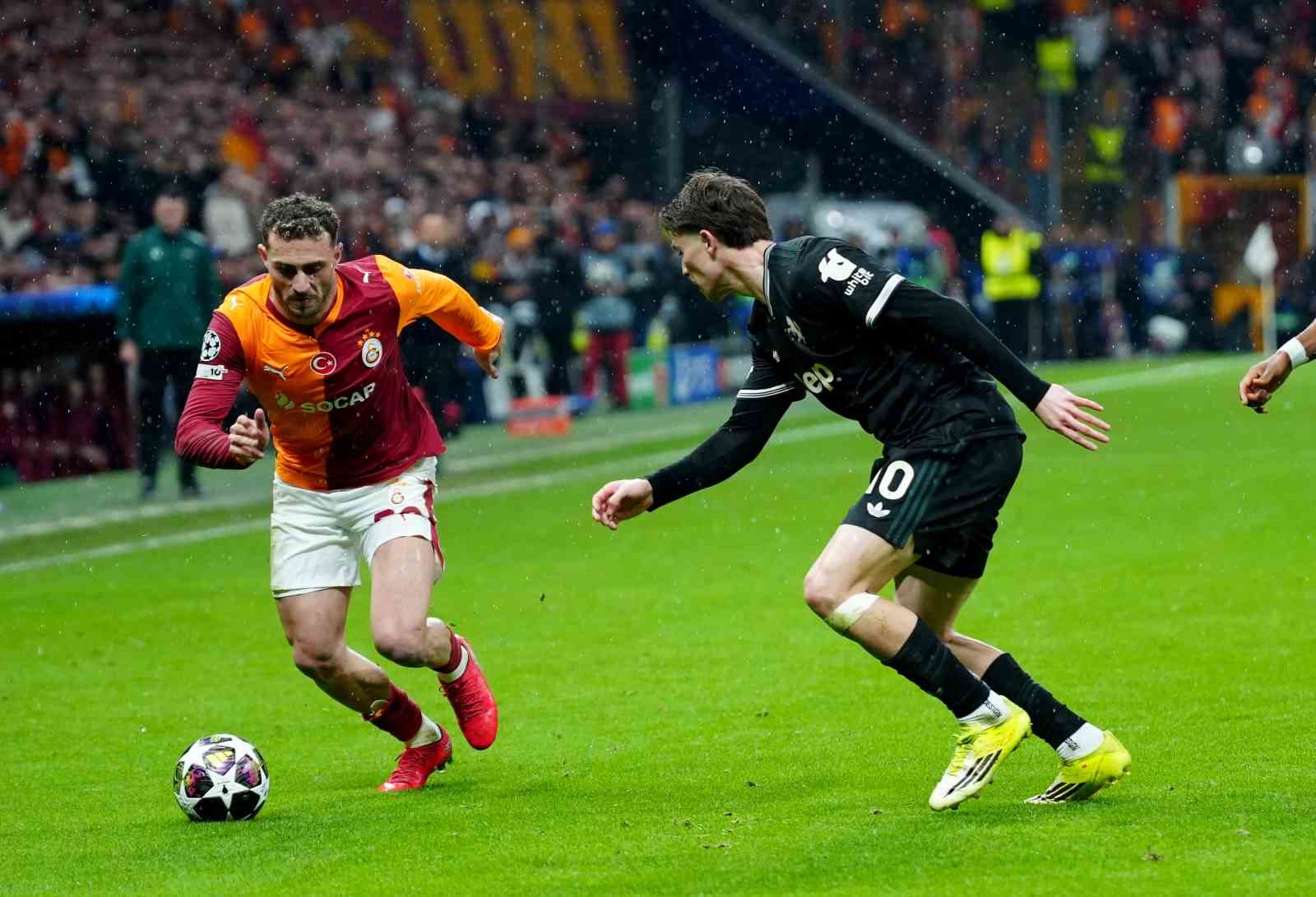 UEFA Şampiyonlar Ligi: Galatasaray: 1 - Juventus: 2 (İlk yarı)
