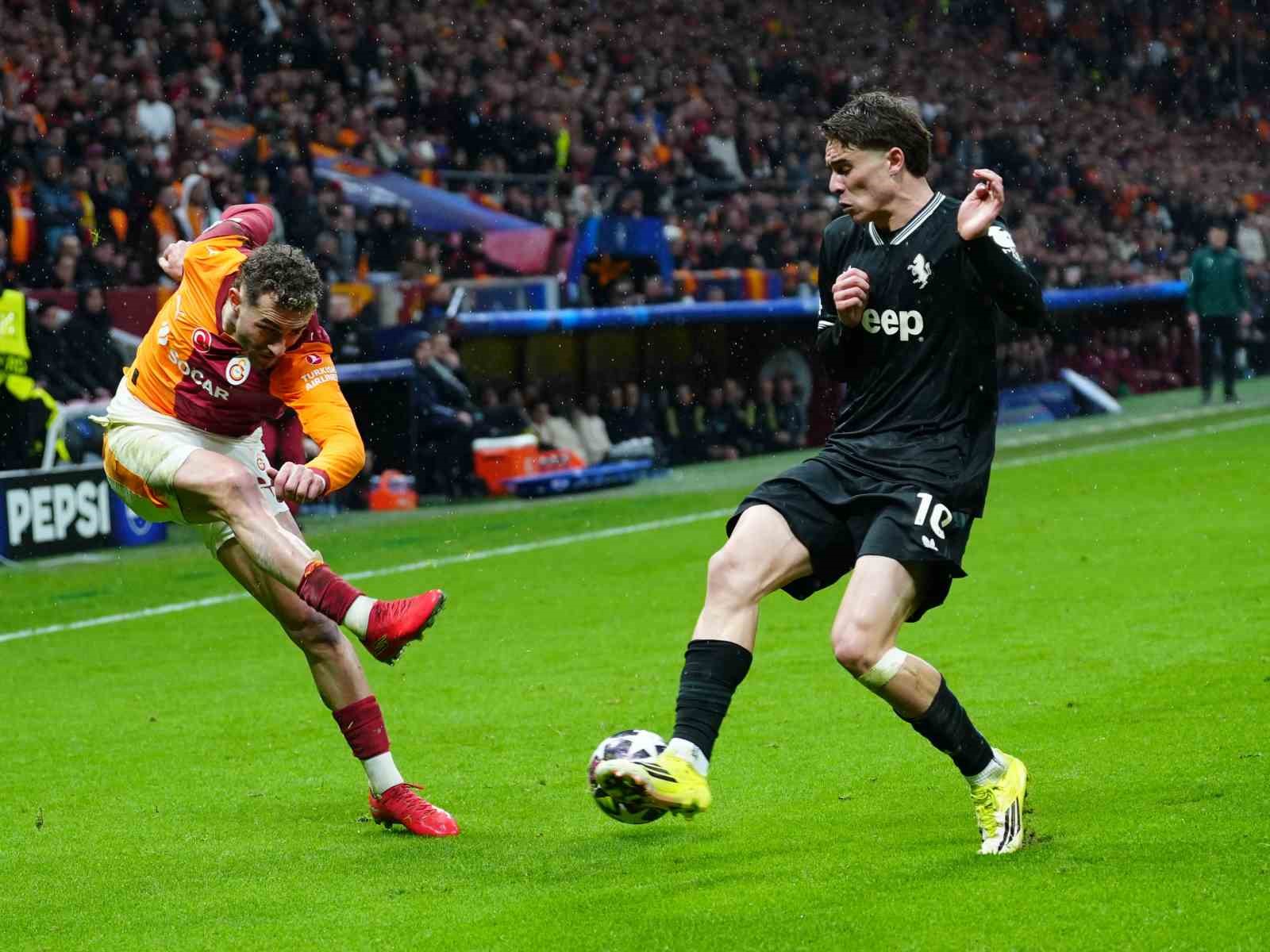 UEFA Şampiyonlar Ligi: Galatasaray: 1 - Juventus: 2 (İlk yarı)
