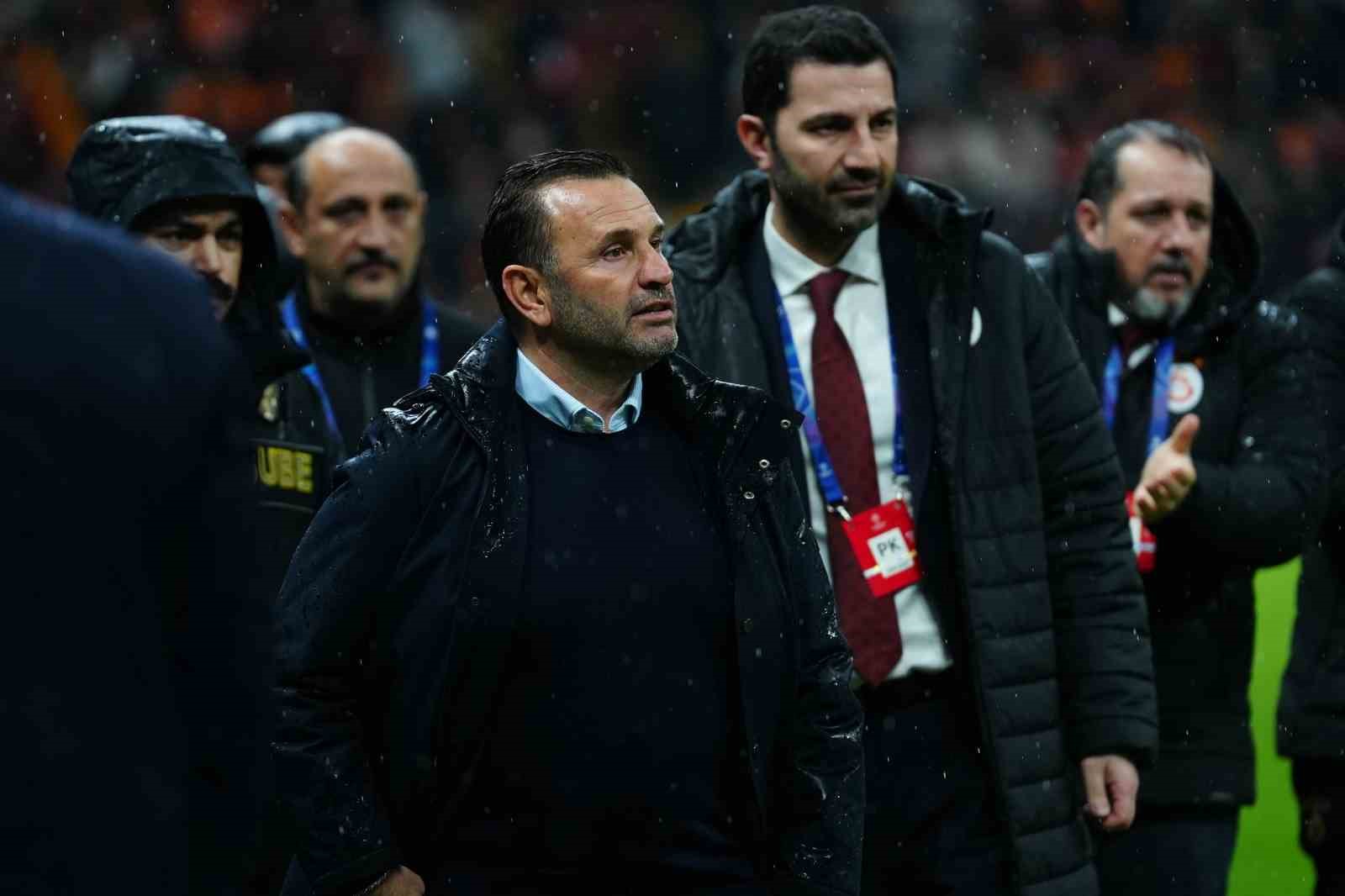 UEFA Şampiyonlar Ligi: Galatasaray: 1 - Juventus: 2 (İlk yarı)
