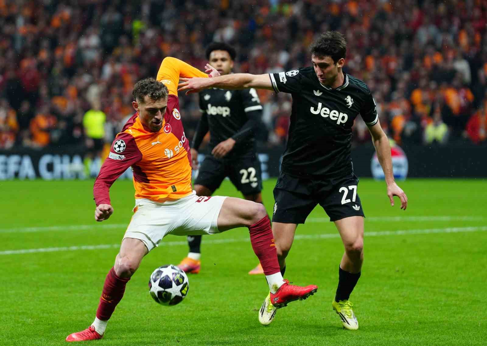 UEFA Şampiyonlar Ligi: Galatasaray: 1 - Juventus: 2 (İlk yarı)
