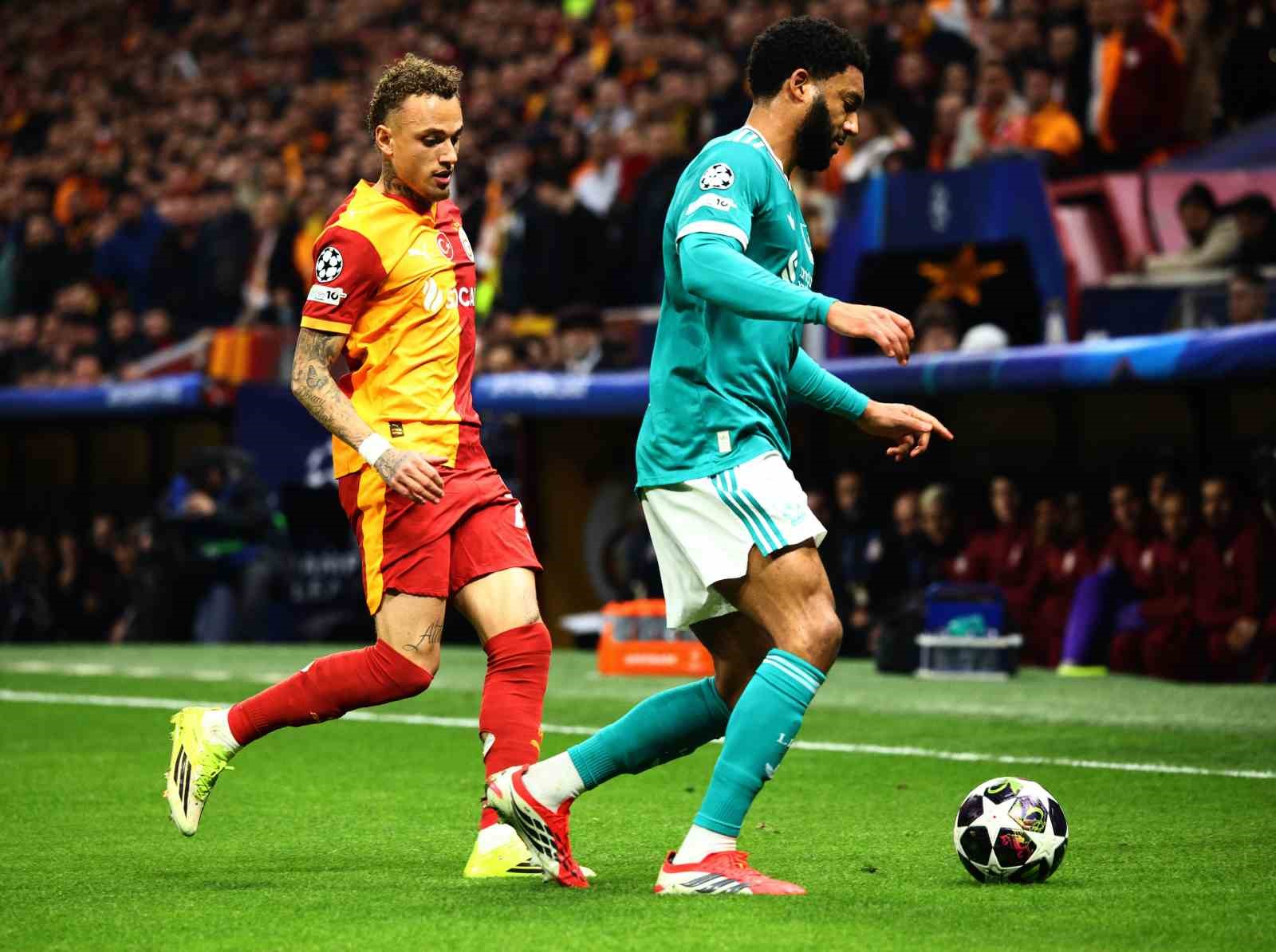 UEFA Şampiyonlar Ligi: Galatasaray: 1 - Liverpool: 0 (İlk yarı)

