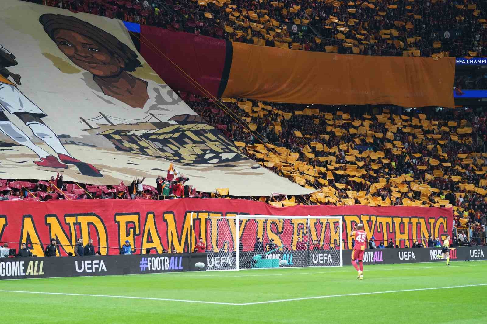 UEFA Şampiyonlar Ligi: Galatasaray: 1 - Liverpool: 0 (Maç devam ediyor)
