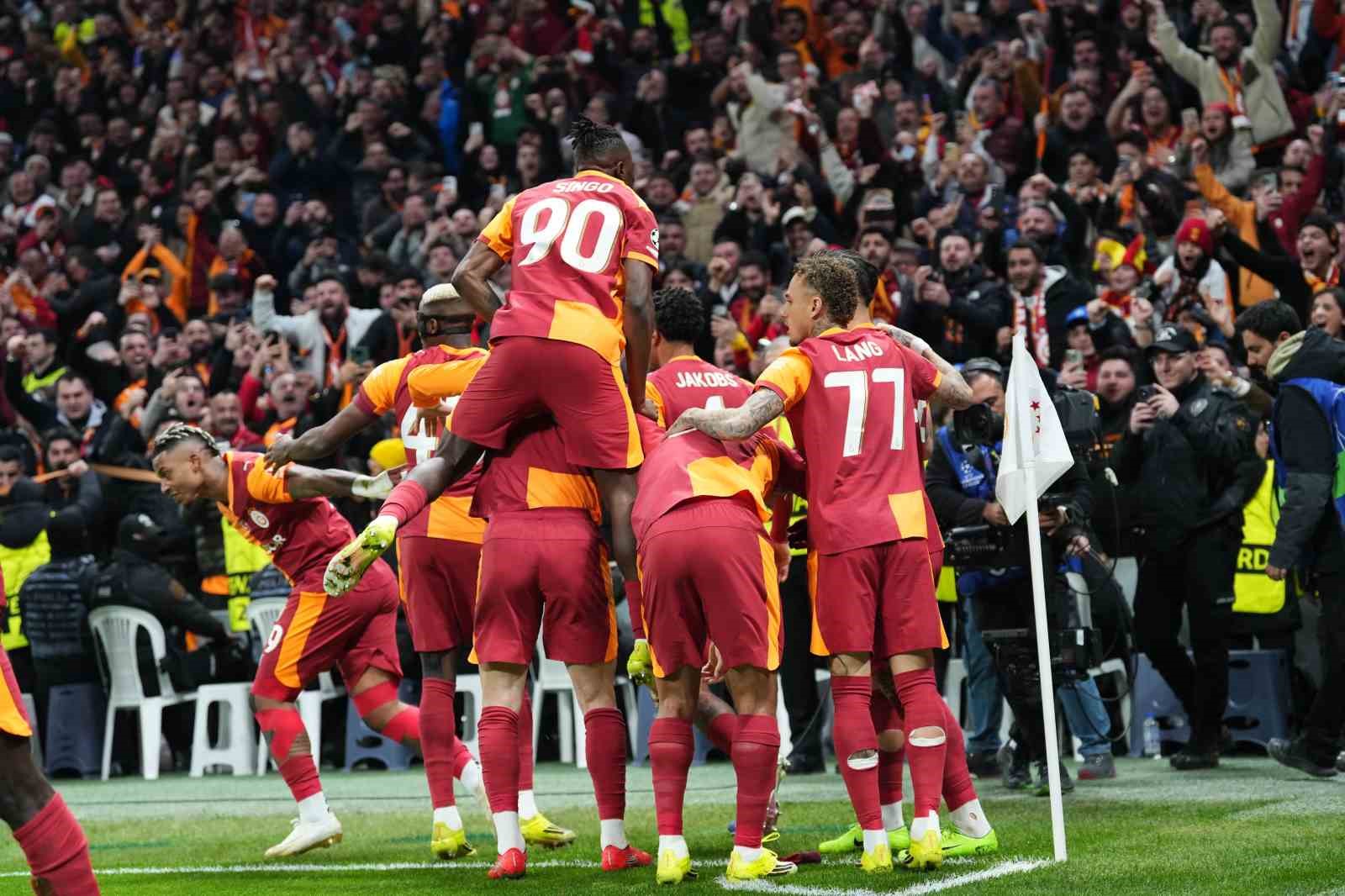 UEFA Şampiyonlar Ligi: Galatasaray: 1 - Liverpool: 0 (Maç devam ediyor)
