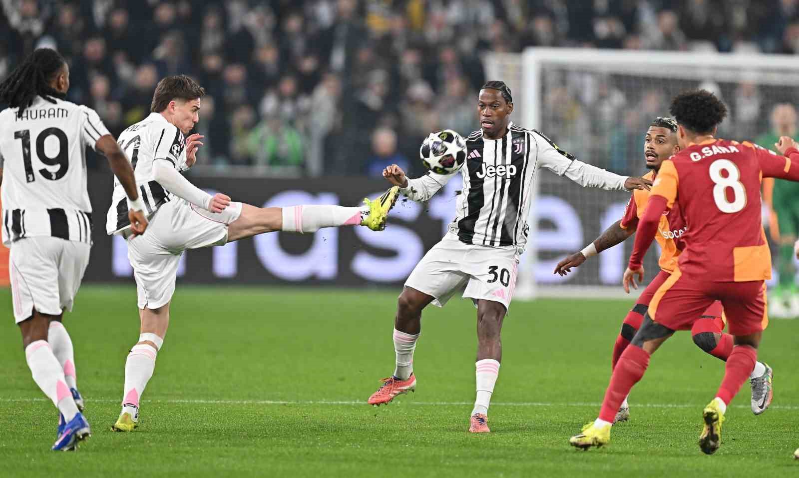 UEFA Şampiyonlar Ligi: Juventus: 1 - Galatasaray: 0 (İlk yarı)
