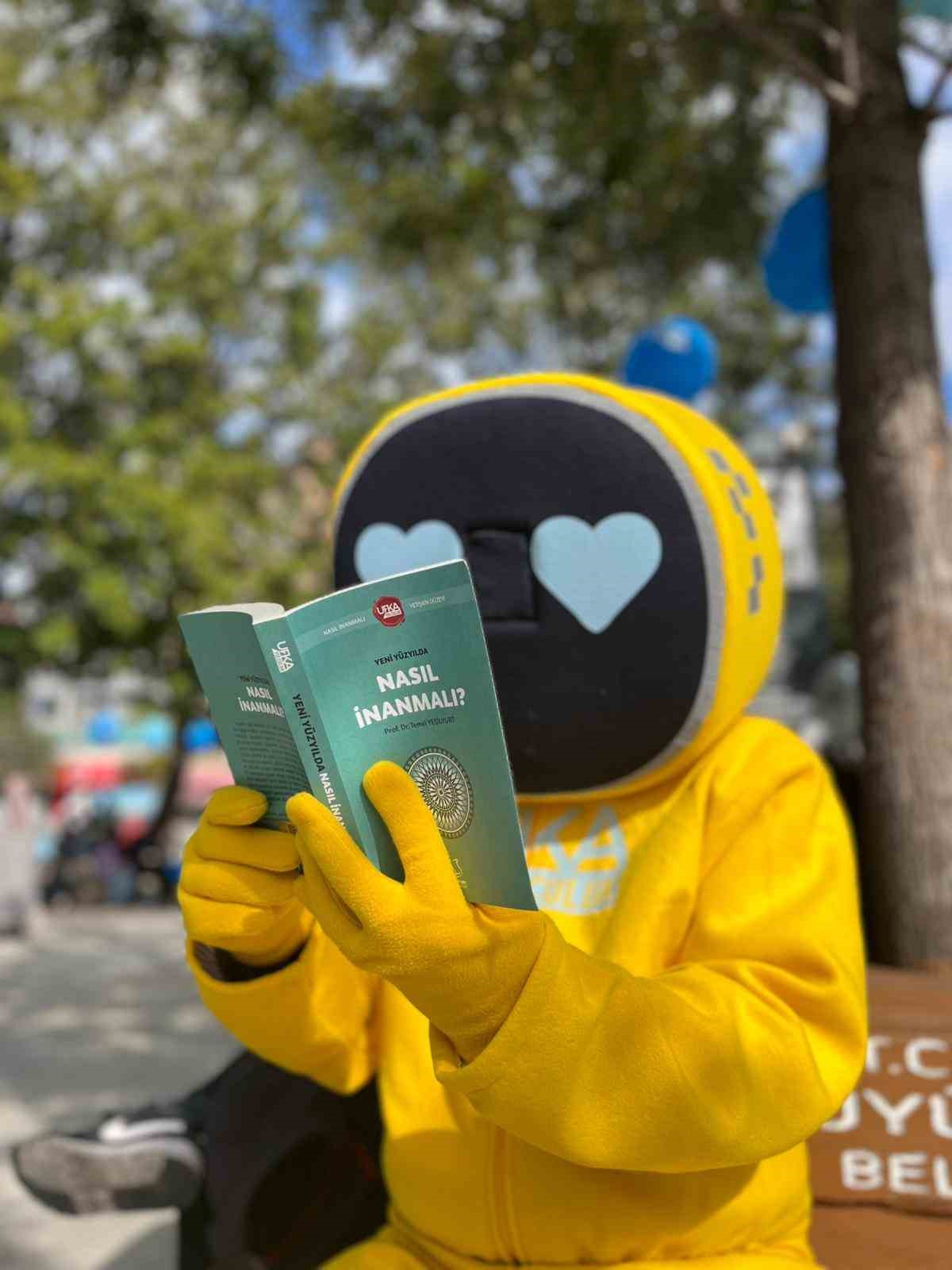 Ufka Yolculuk 13. yılında Aydınlıları yeniden kitapla buluşturdu
