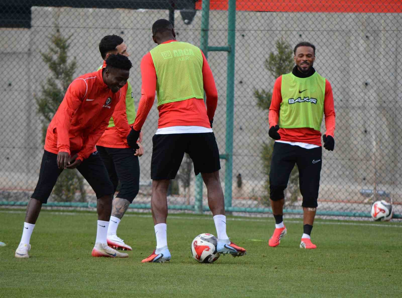 Uğur Uçar: "Hedefimiz kupayı Çorum halkına armağan etmek"
