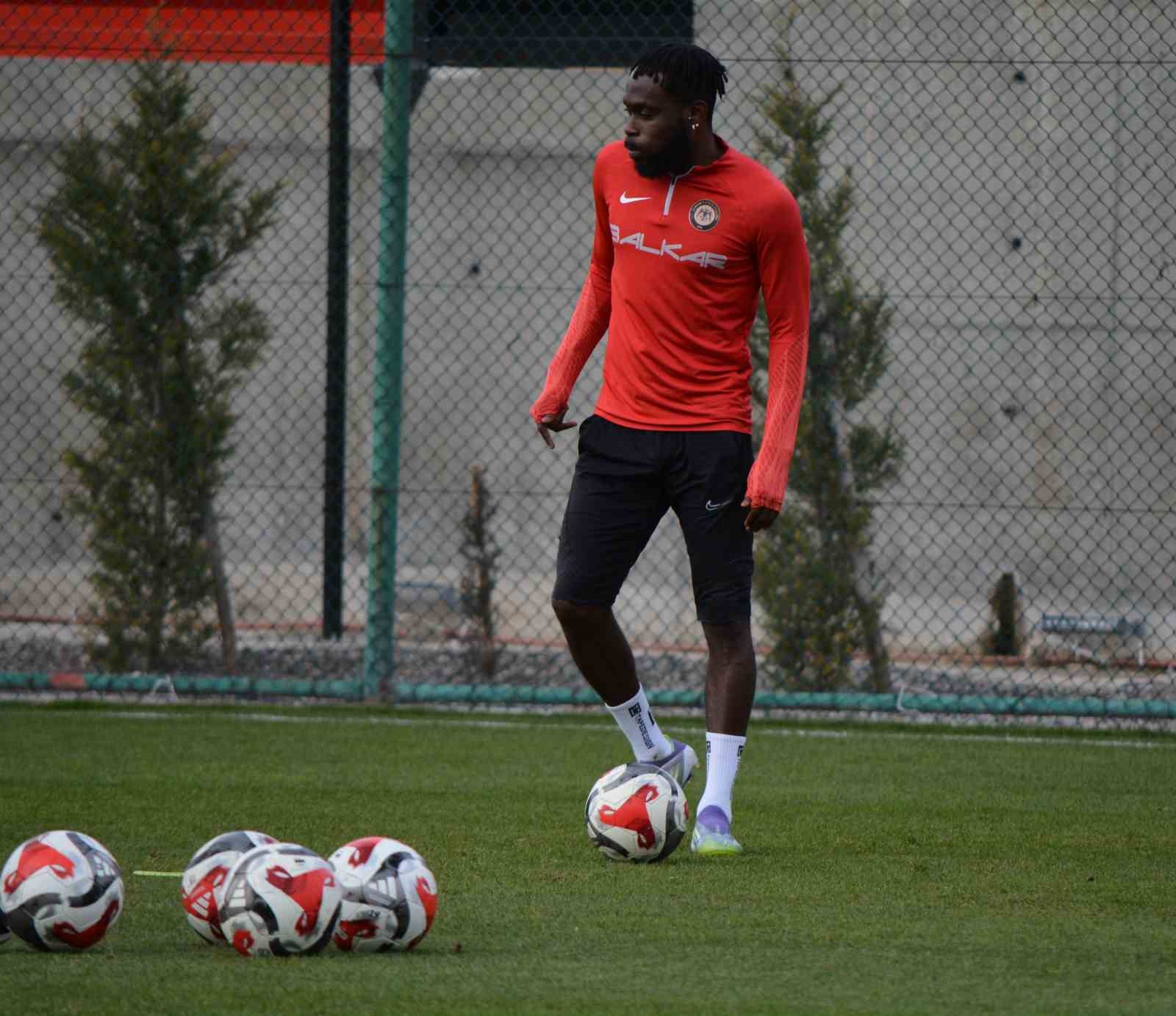 Uğur Uçar: "Hedefimiz kupayı Çorum halkına armağan etmek"
