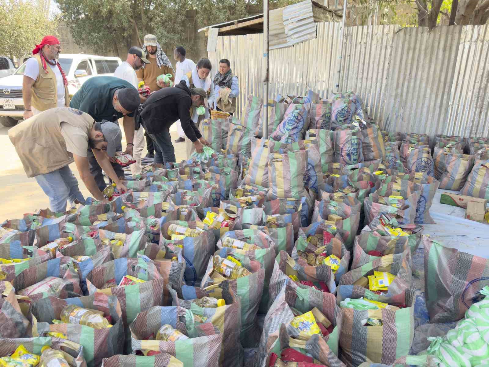 UKABDER’den Afrika Çad’da iyilik seferberliği: Binlerce paket erzak, on binlerce ekmek ihtiyaç sahiplerine ulaştı
