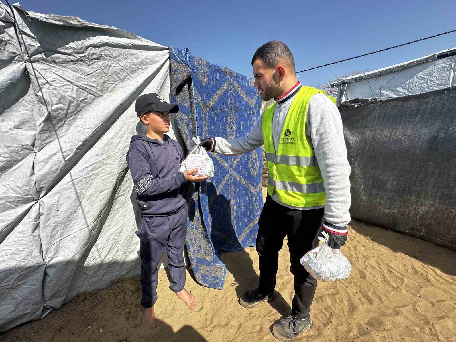 UKABDER’den Ramazan boyunca 200 bini aşkın kişiye iftar yemeği
