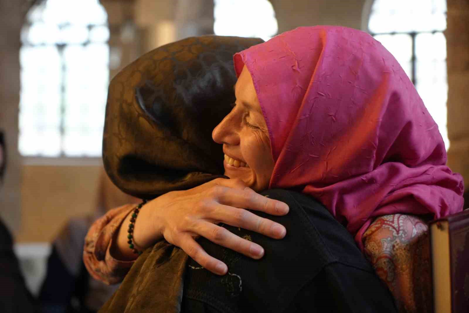 Ukraynalı yoga eğitmeni Lena, Müslüman olup Meryem ismini aldı
