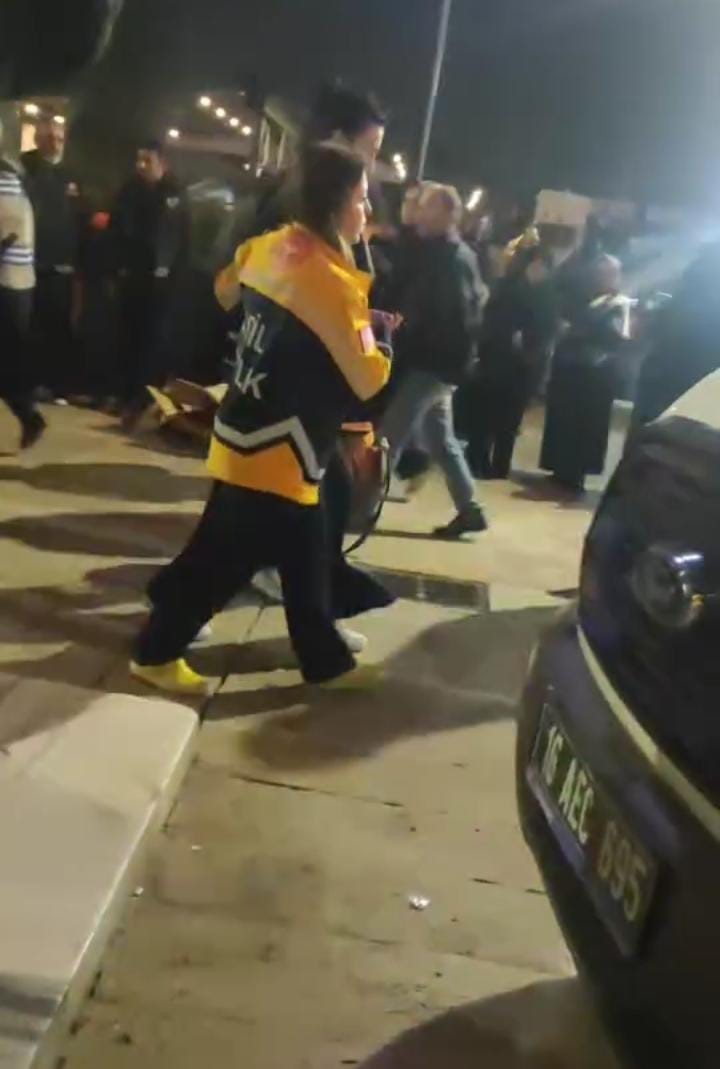 Ulu Camii’nde yoğunluk sebebiyle bir kadın baygınlık geçirdi
