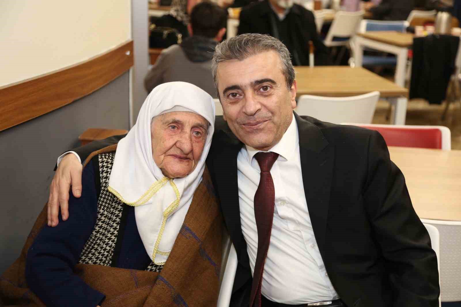 Ulu çınarlarla aynı sofrada anlamlı buluşma
