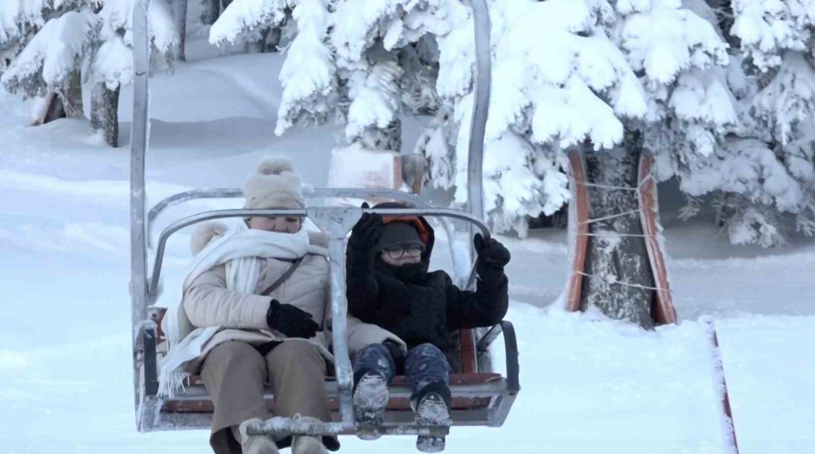 Uludağ rengarenk, sömestr cümbüşü yaşanıyor..
