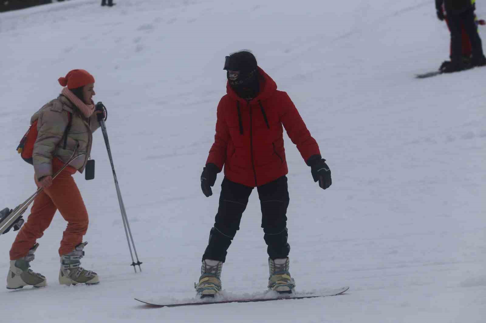 Uludağ’da rekor yoğunluk: 47 bin araç giriş yaptı
